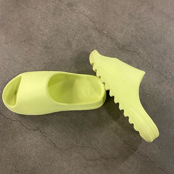 Yeezy Shoes - Yeezy Slides Highlight Yellow